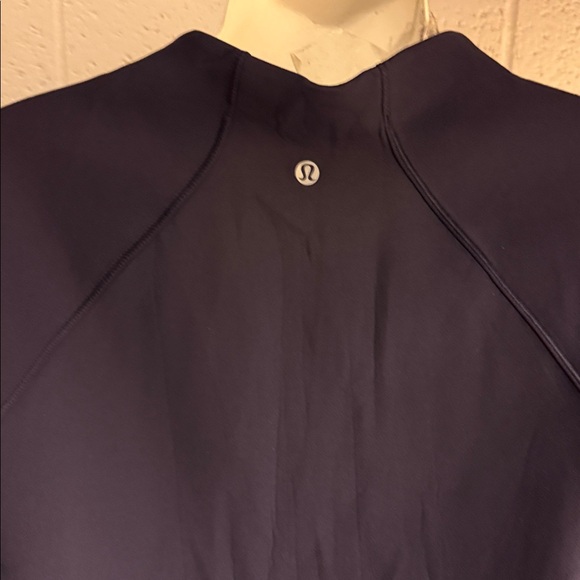 Lululemon - Picture 6 of 7